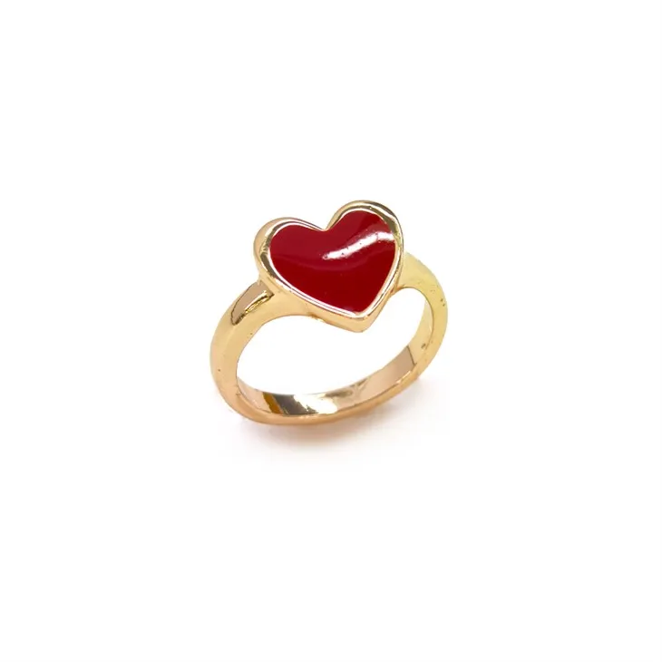 Anillo de corazón de oro