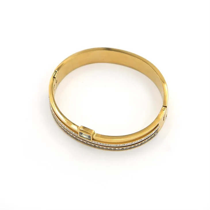 Pulsera atrevida con estrella dorada